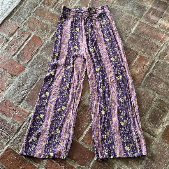 ⭐️NWT Easel Floral Wide Leg Flowy Pants⭐️ - Picture 3 of 5